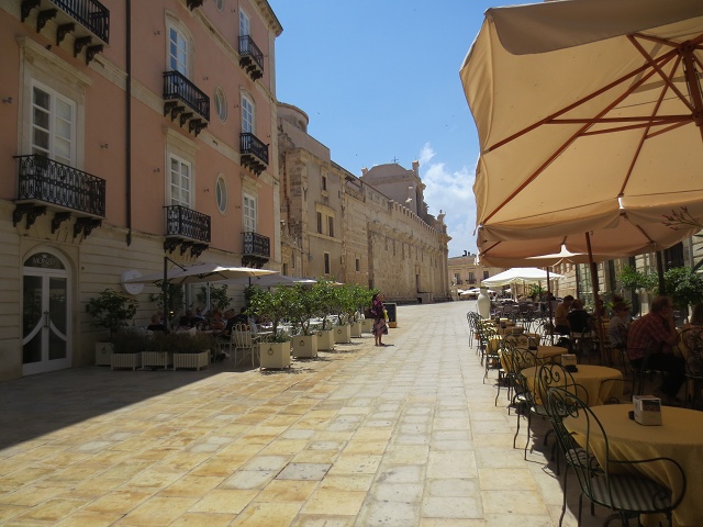 シラクーサの街歩き （２２景-18）　シチリア　イタリア　siracusa, Sicili