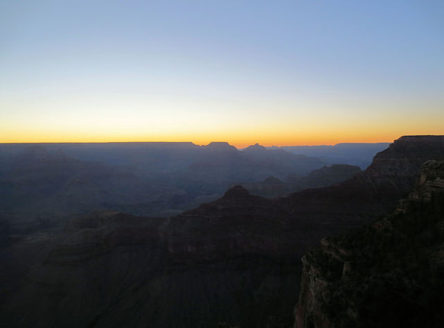 グランドキャニオンの日の出（９景-2）　Sunrise of Grand Canyon, Arizona. USA　2013/06/23