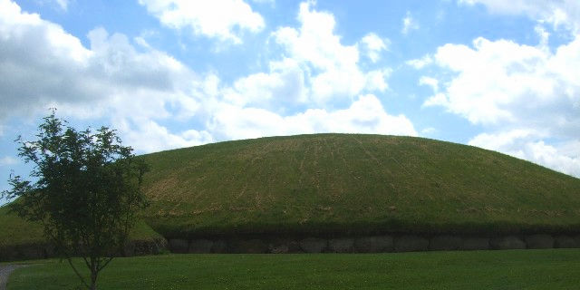 ノース遺跡 Knowth passage tombs
