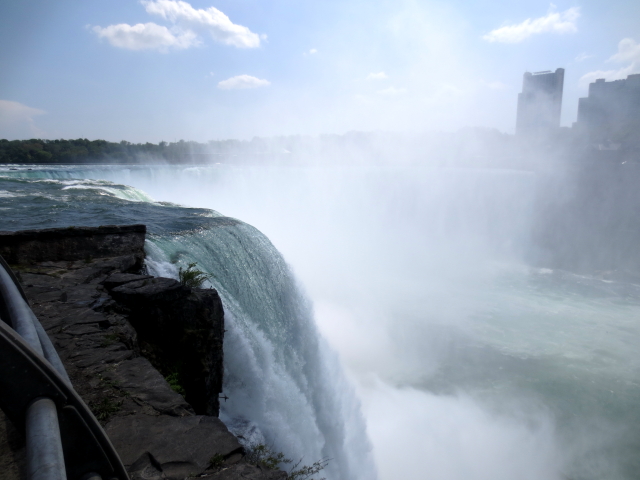 ナイアガラの滝 （１５景-12） ・・・ アメリカ側 ニューヨーク州　アメリカ Niagara Falls, NY, USA 2013/05/22　Photo by Kohyuh