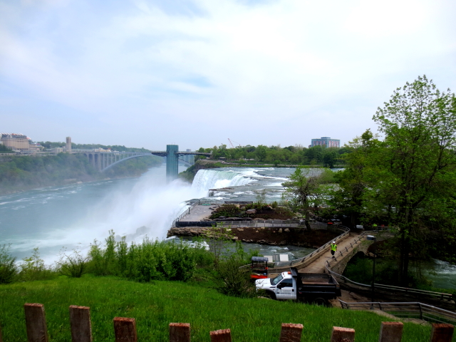 アメリカ滝への道 （７景-1）　ニューヨーク州　アメリカ　Niagara Falls, State of Newyork, USA　2013/05/22　Photo by Kohyuh