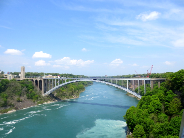 ナイアガラの滝 （１５景-4） ・・・ アメリカ側 ニューヨーク州　アメリカ Niagara Falls, NY, USA 2013/05/22　Photo by Kohyuh