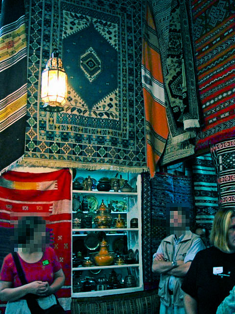 スークの絨毯のお店　モロッコ　Morocco, 2005/05/07 Photo by Kohyuh